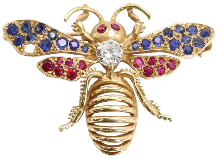 Bee jewelry pin