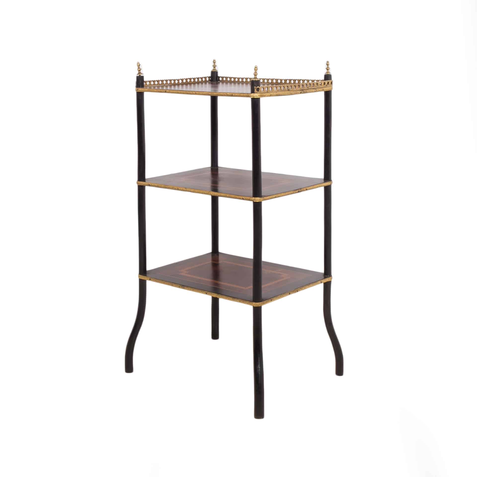 The Performative Power of the Antique Etagere