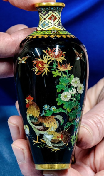 Great Discoveries: Antique Vase Found at Thrift Store Could Sell for $12,000 at Auction – WorthPoint