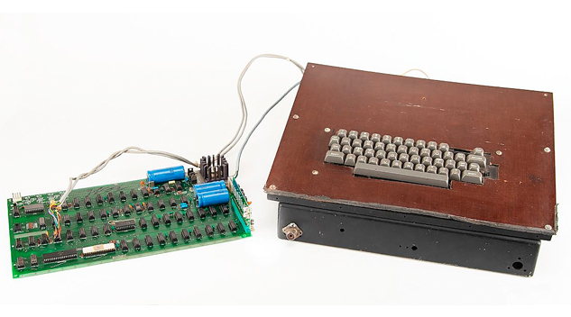 Woz Owned Apple Brings Nearly $K For RR Auction Antiques