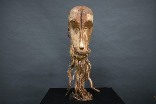 Great Discoveries: African Mask Found at Garage Sale Sells for $4.4 Million – WorthPoint