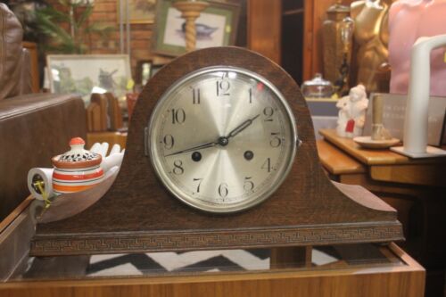 BEAUTIFUL ANTIQUE 1920 NAPOLEON HAT MANTLE CLOCK FOREIGN. IN WORKING ORDER