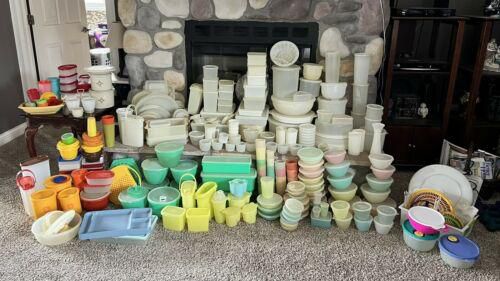 S.O.S. (Surplus Old Stuff) with Amy Moyer: Kitchen Plasticware