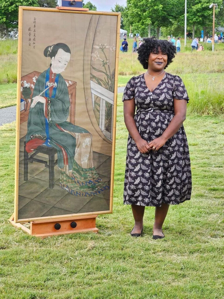 Ardrea Sanders with her free Facebook Marketplace find on Antiques Roadshow