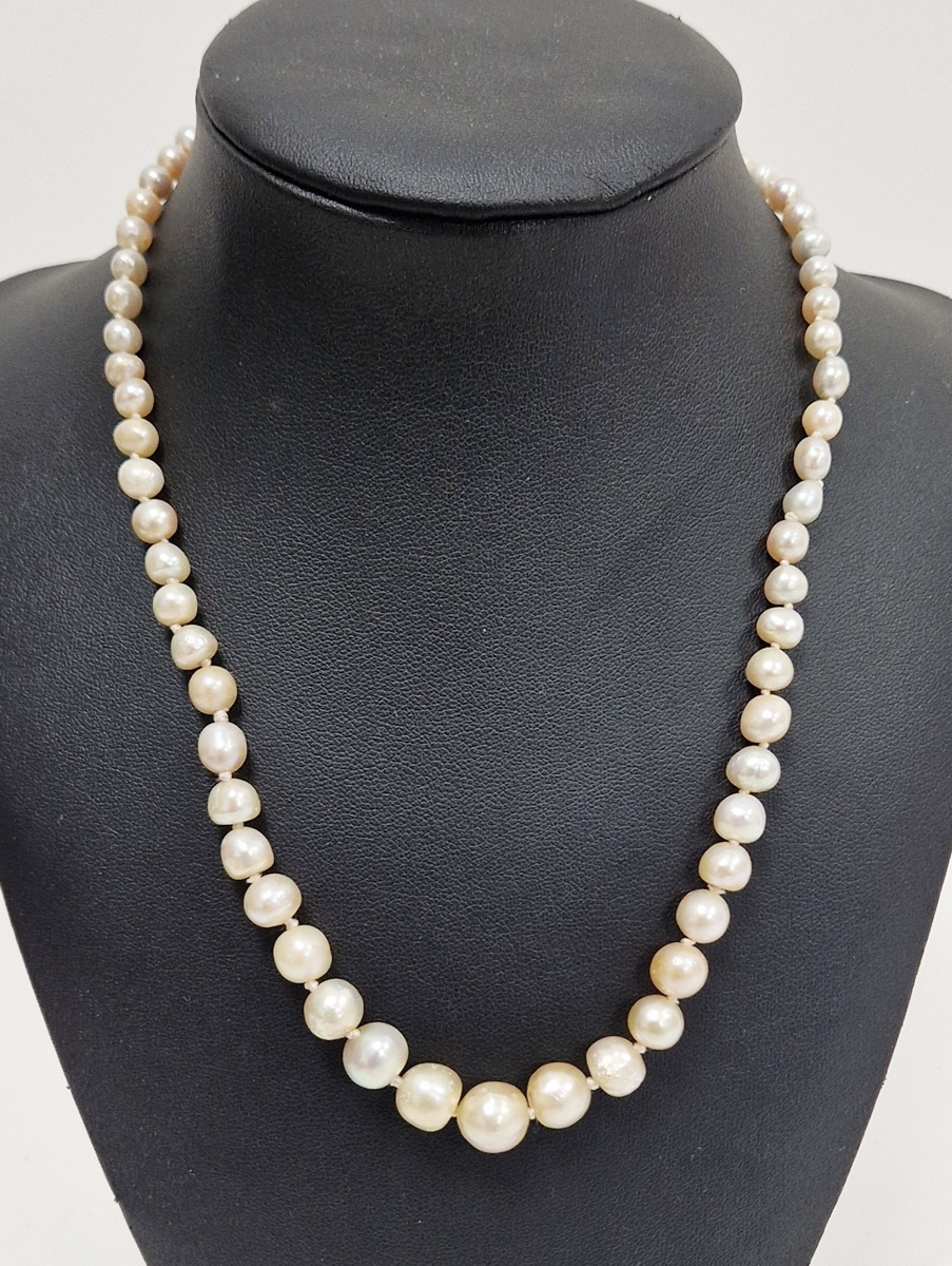 A set of antique pearls