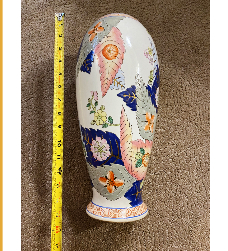 This Week in Thrifting: A Mystery Vase. Can You Help? – WorthPoint