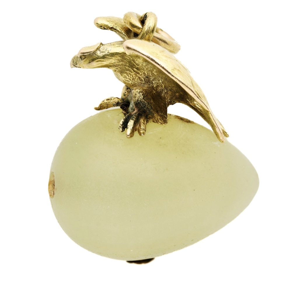 Fabergé bowenite and gold Easter egg pendant