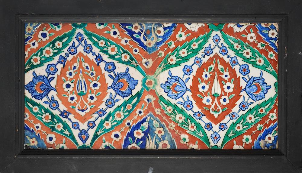 A PAIR OF IZNIK TILES, OTTOMAN ANATOLIA, CIRCA 1570-1580