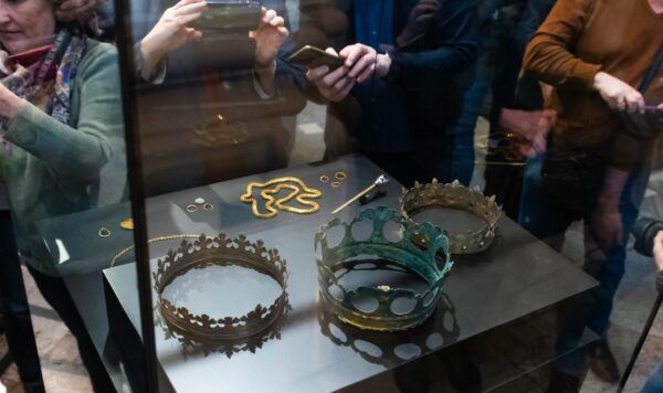 Great Discoveries: Antique Crowns Found Beneath Cathedral – WorthPoint