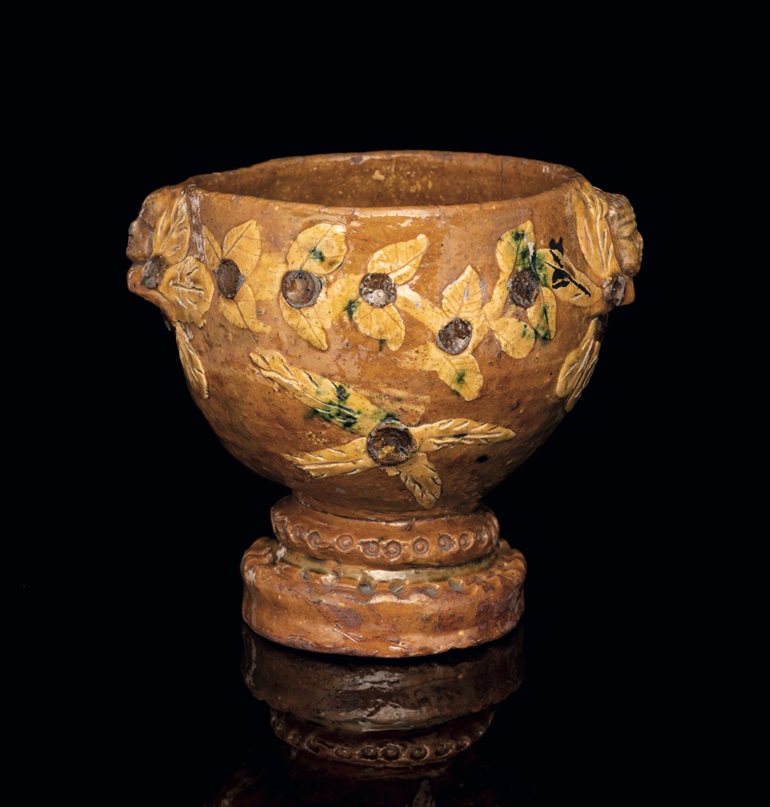 An early 19th-century hand-built pedestal bowl attributed to George Fishley (1770–1869)