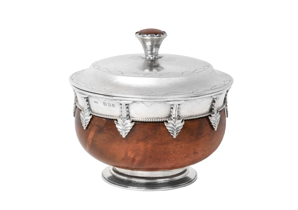 Arts and Crafts silver set to shine in Design Sale – Antique Collecting